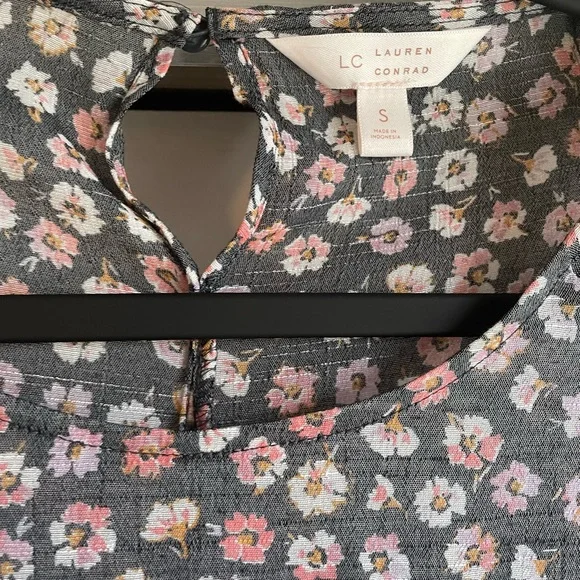 LC Lauren Conrad Statement Sleeve Blouse - Picture 4 of 5